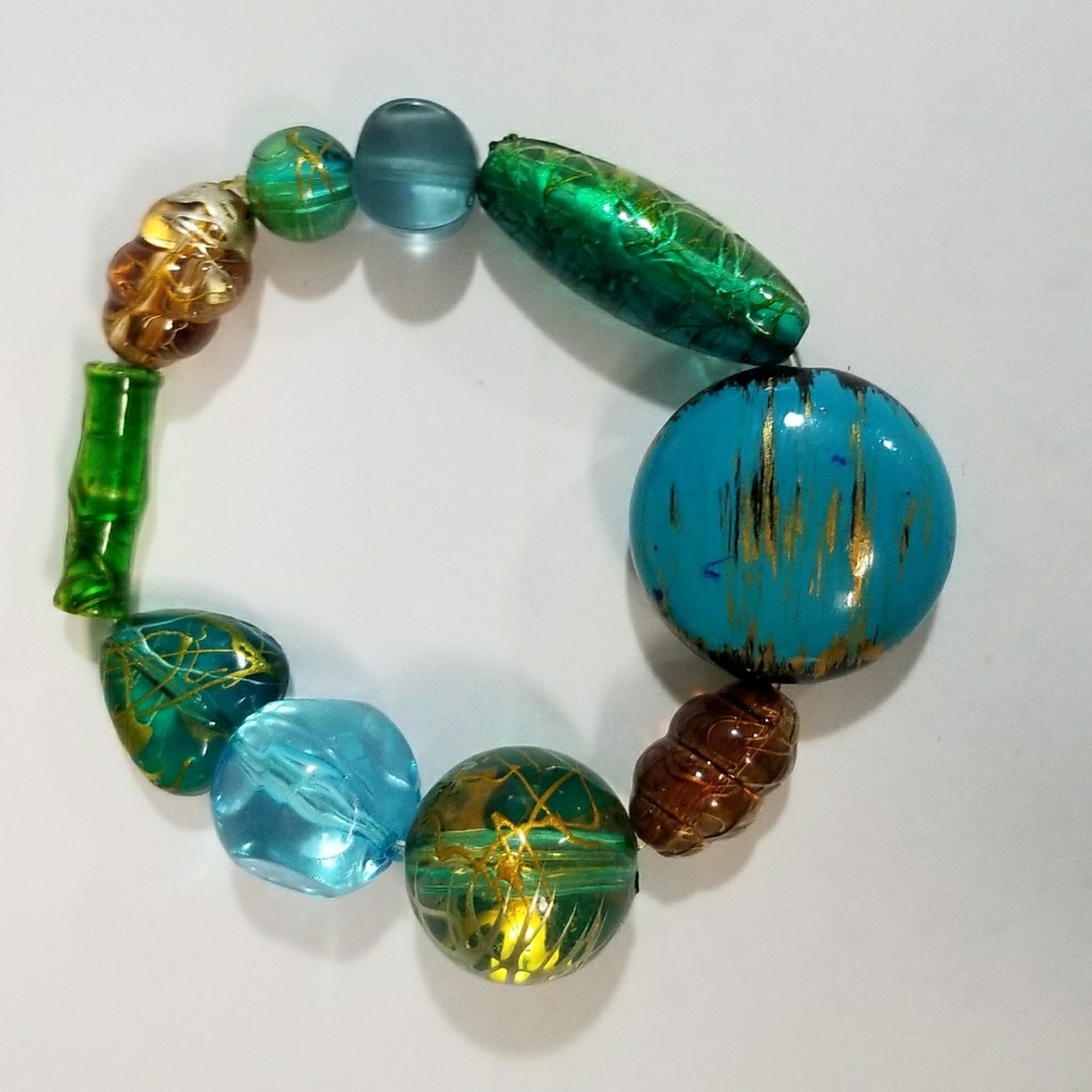 Brand new bracelet multiple color,  elastic around